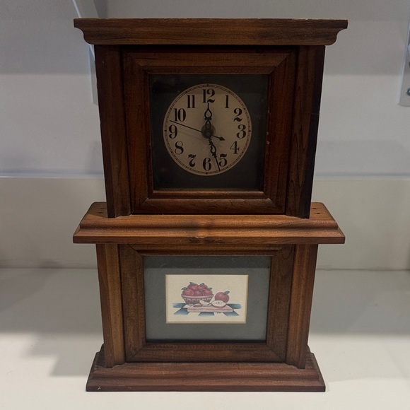 Vintage Other - Noel Woodcraft Vintage Country Wood Mantel Clock with Apple Design